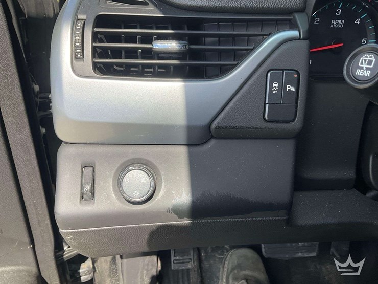 2018-chevrolet-tahoe-image-18