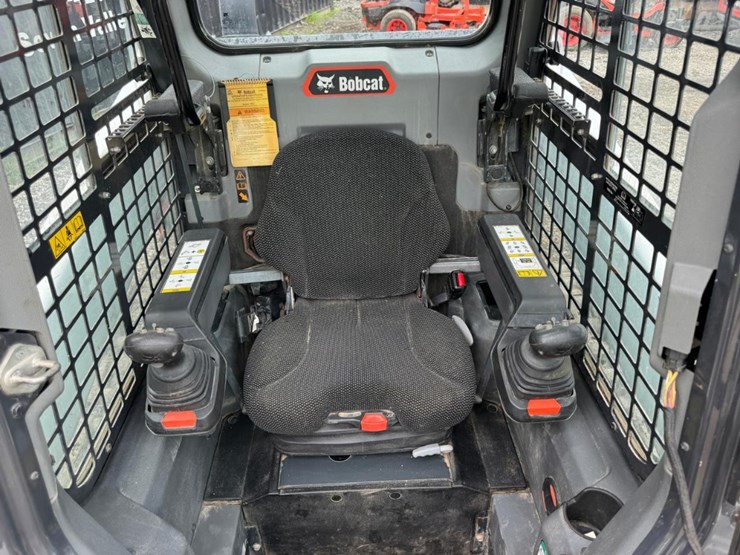 2021-bobcat-t64-image-23