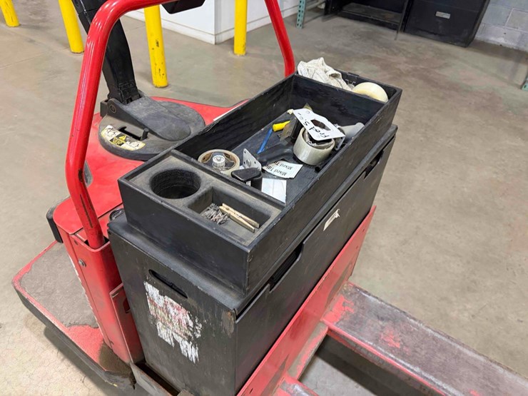 electric-pallet-jack-image-12