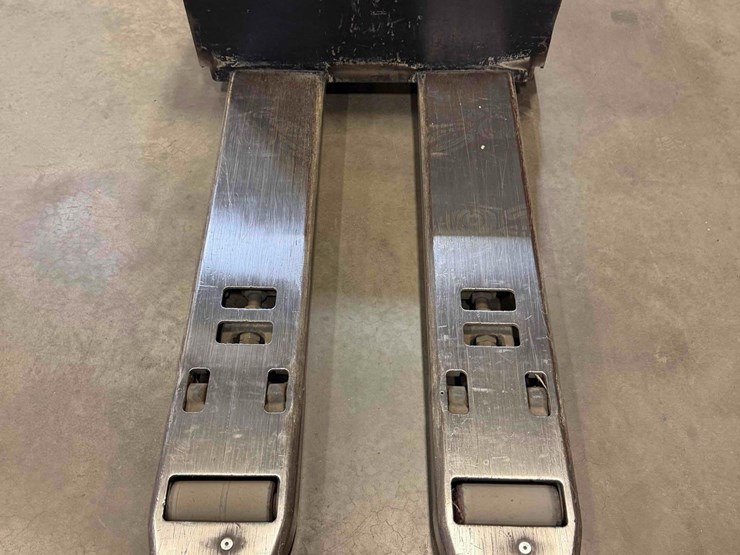 electric-pallet-jack-image-6