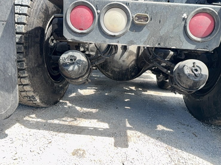 1999-kenworth-t800-image-43