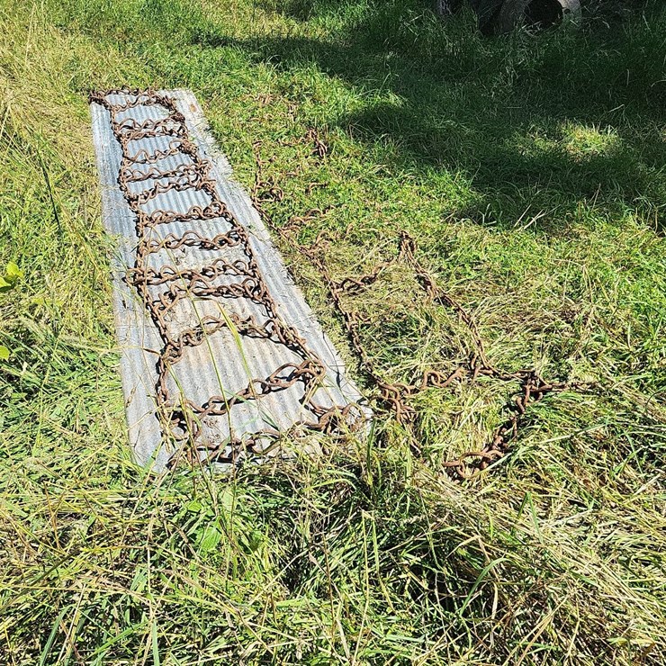 (1) Pair Of Tire Chains Off Of 14.9-38 Tires