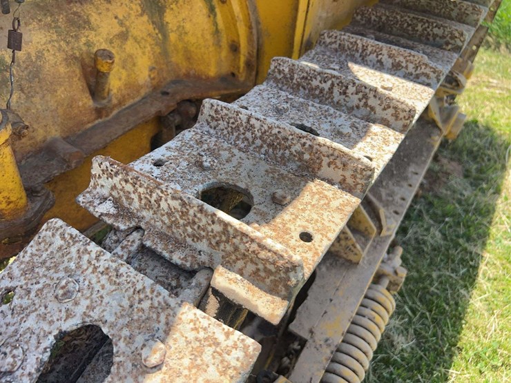 caterpillar-ten-image-32