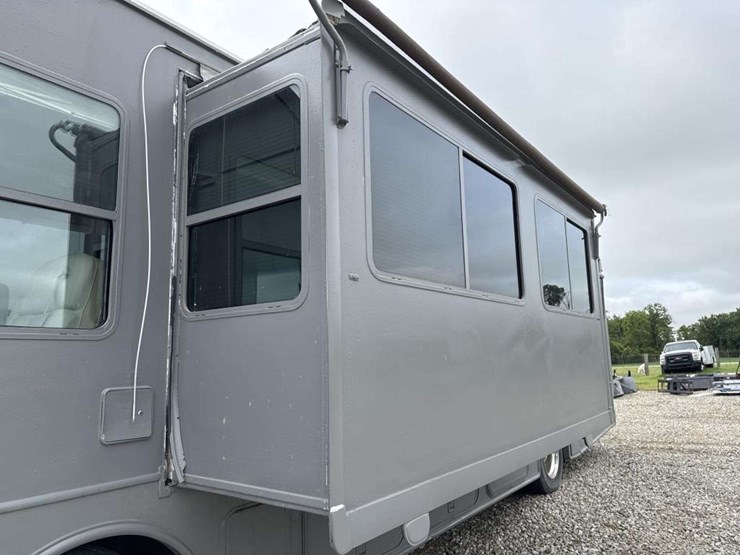 2004-alfa-leisure-see-ya-class-a-motorhome-image-8