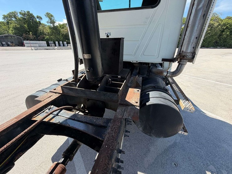2006-mack-granite-ct713-image-40