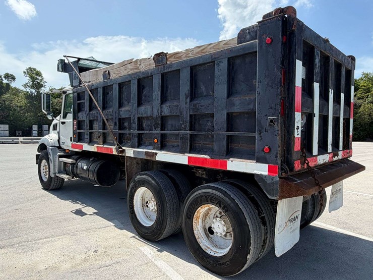 2006-mack-granite-ct713-image-5