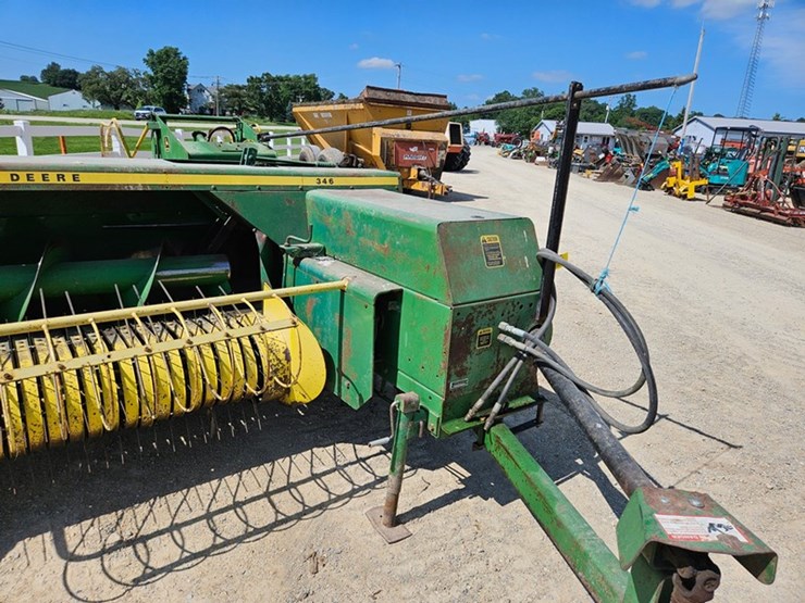 john-deere-346-image-11