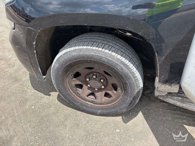 2018-chevrolet-tahoe-image-25