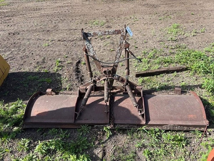 western-7'-6"-snowplow-image-2