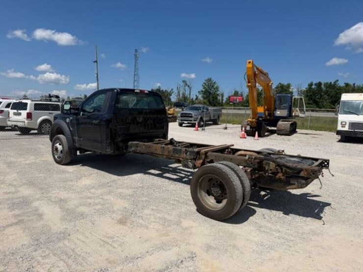 2016-ford-f550-xl-image-3