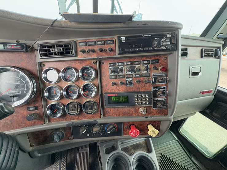 2006-kenworth-t800-image-11