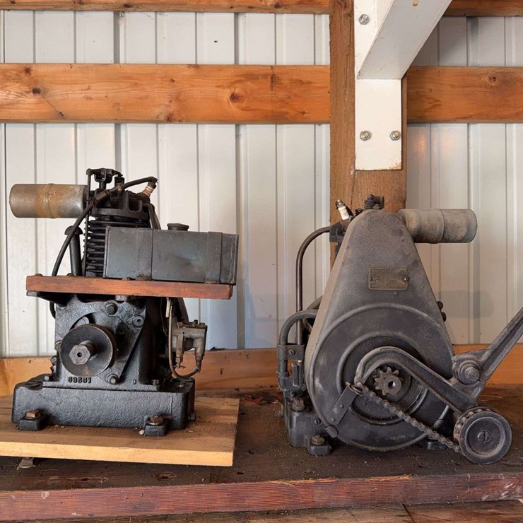 (2) Briggs & Stratton Engines