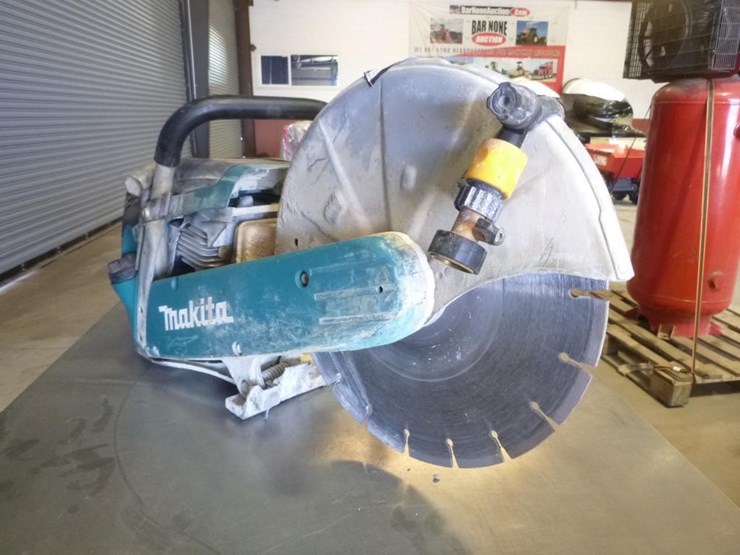 makita-gas-cut-off-saw-image-2