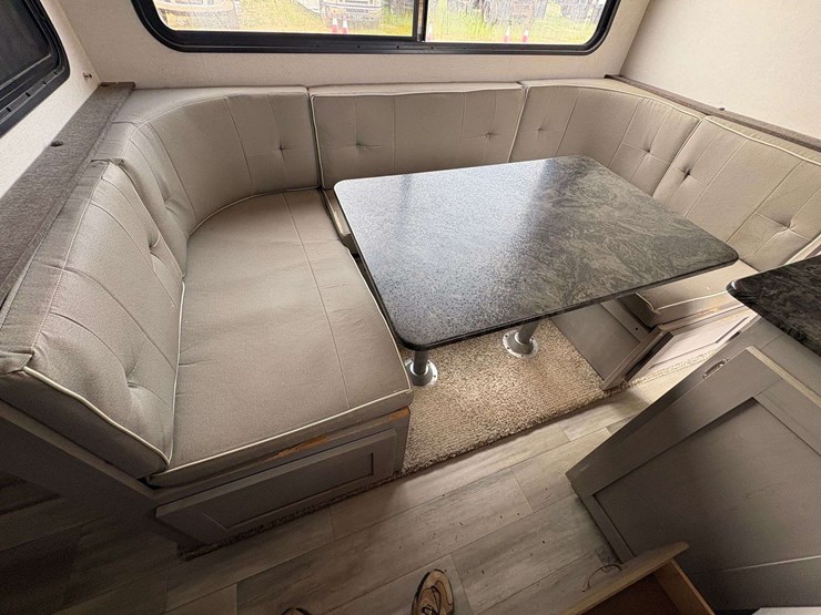 2022-forrest-river-tracer-27'-travel-trailer-image-21