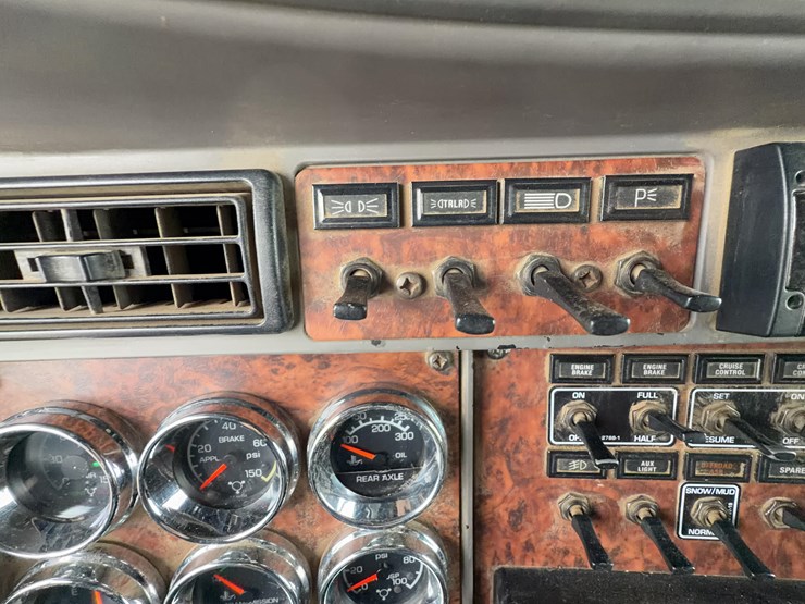 2006-kenworth-t800-image-12