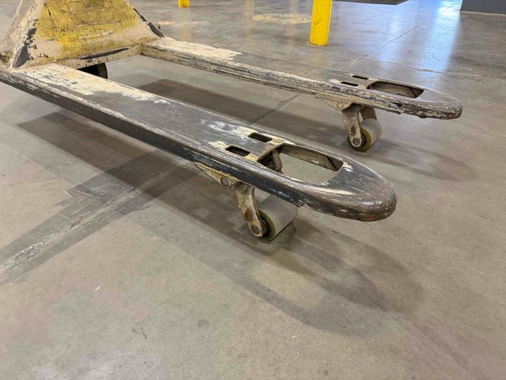 manual-pallet-jack-image-4