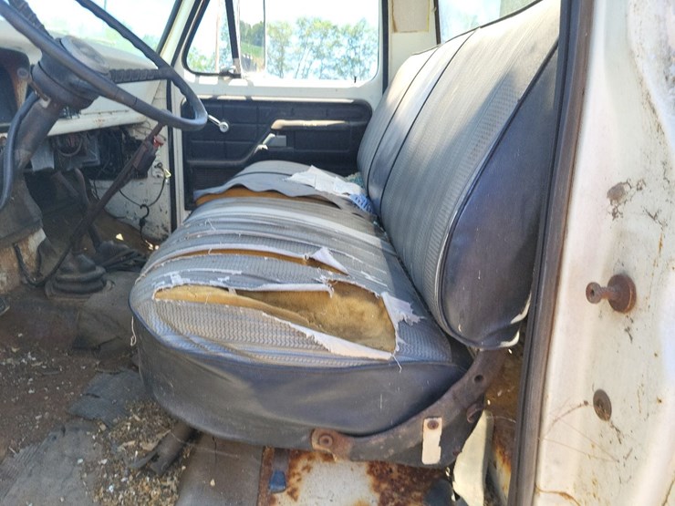ford-f700-image-35