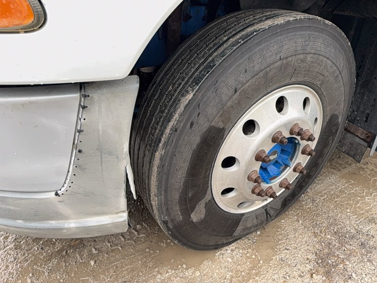 2012-mack-cxu613-image-22