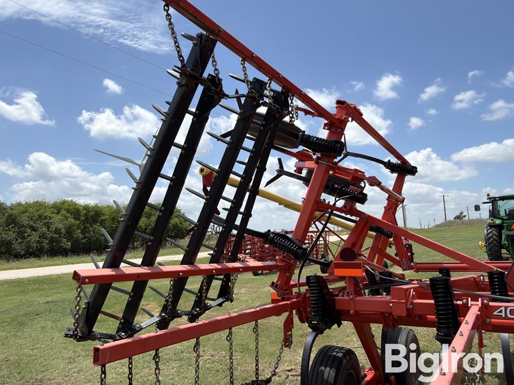 2018-kuhn-4000-25w-25’-field-cultivator-image-20