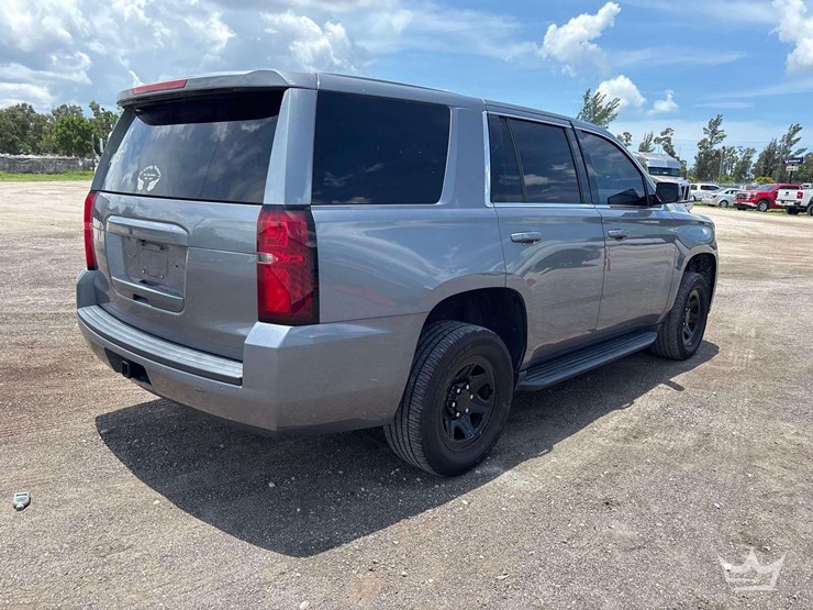 2018-chevrolet-tahoe-image-3