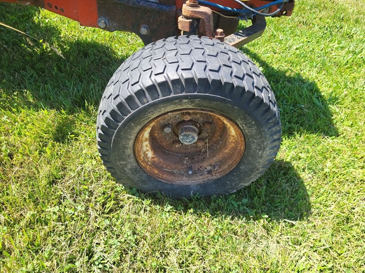 simplicity-garden-tractor-w/engine-and-hydrostat-transmission---parts-image-21