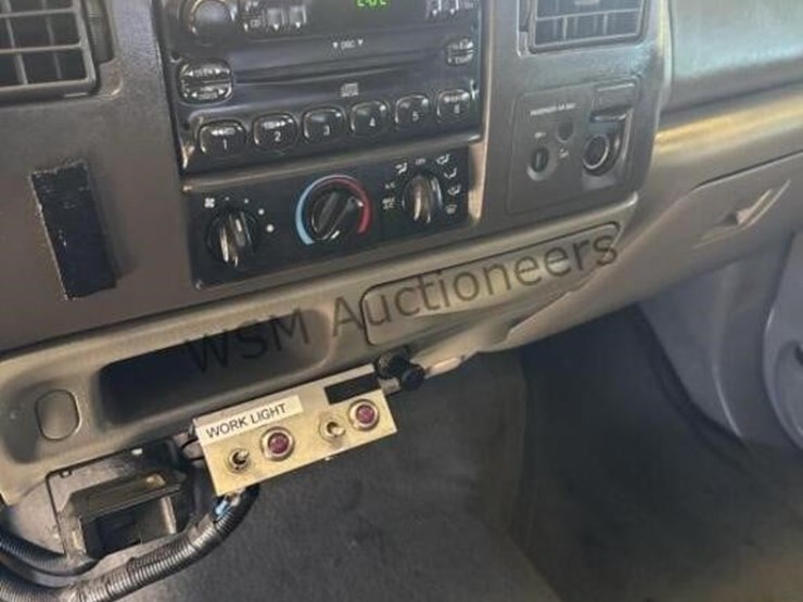 2004-ford-f350-image-24