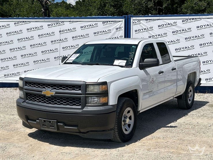 2015-chevrolet-silverado-image-1