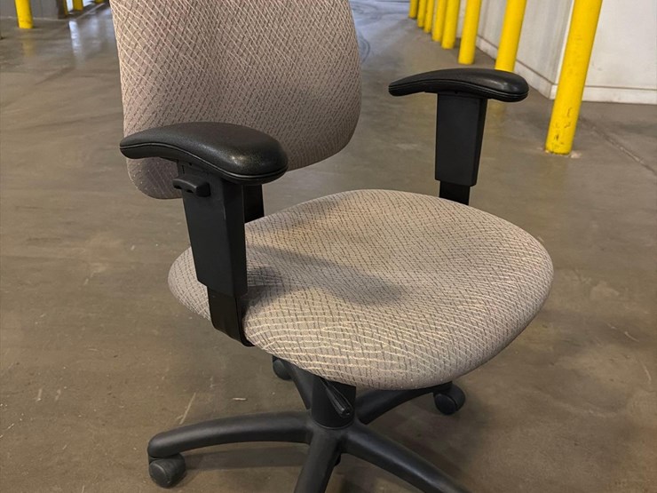 office-chair-image-1