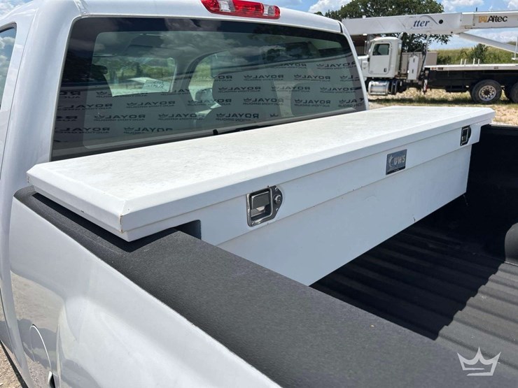 2013-chevrolet-silverado-image-21