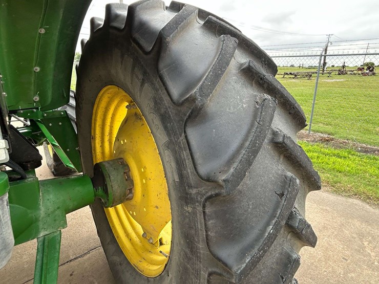 2019-john-deere-6120e-image-21