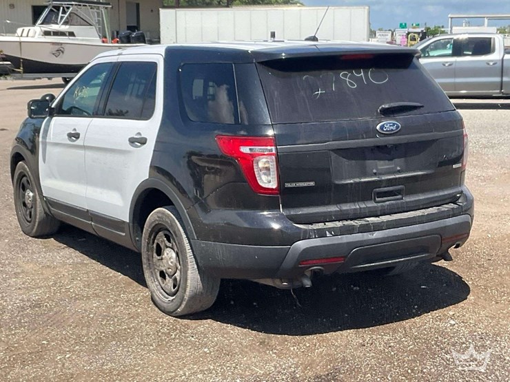 2015-ford-explorer-image-4