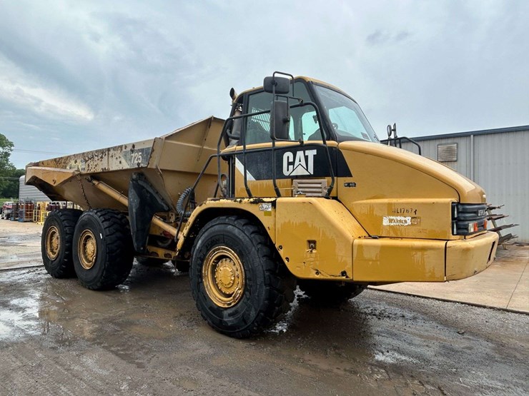 2008-caterpillar-725-image-2
