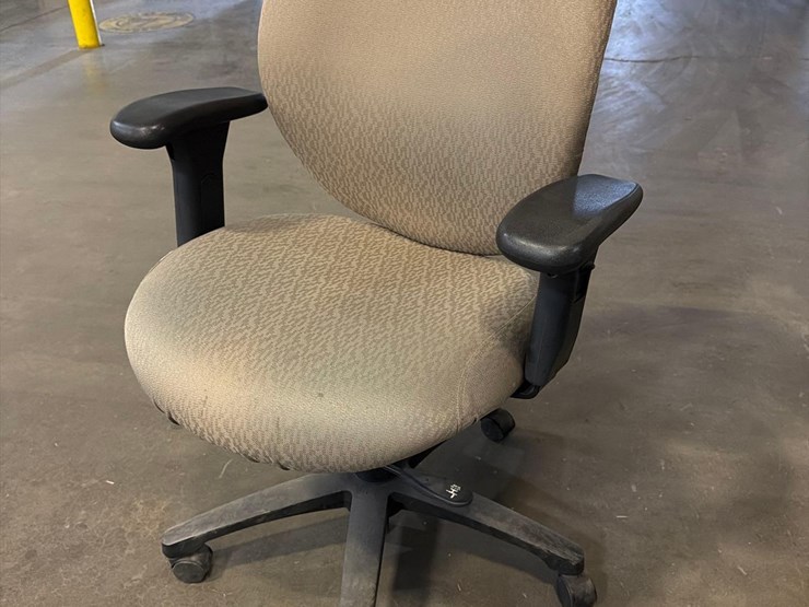office-chair-image-1