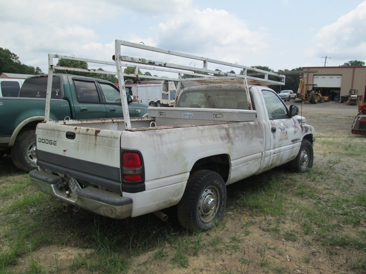 1999-dodge-2500-image-3