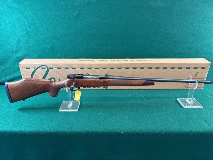 nib-weatherby-vanguard-300-wby-mag-rifle-image-1
