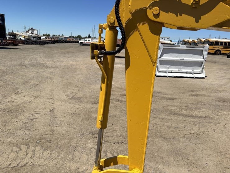 komatsu-pc10-5-image-13