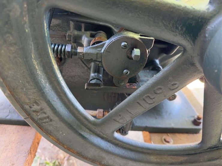 mccormick-deering-1/2-hp-engine-image-11