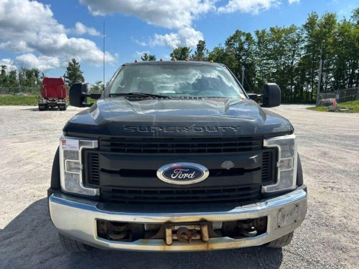 2016-ford-f550-xl-image-2