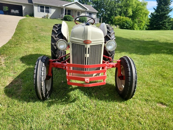 1951-ford-8n-image-8