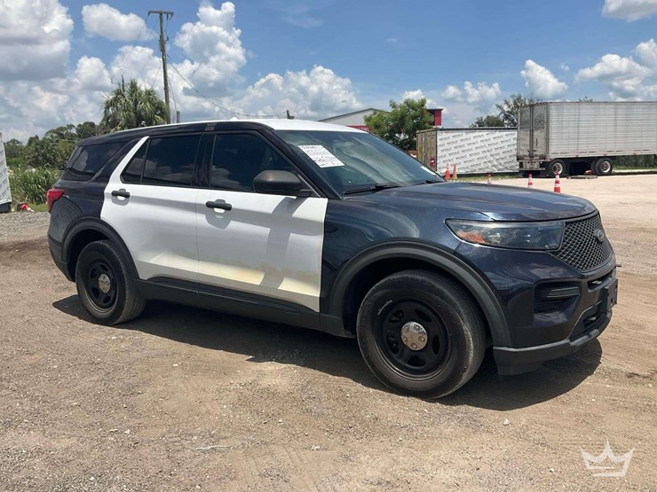 2020-ford-explorer-image-2