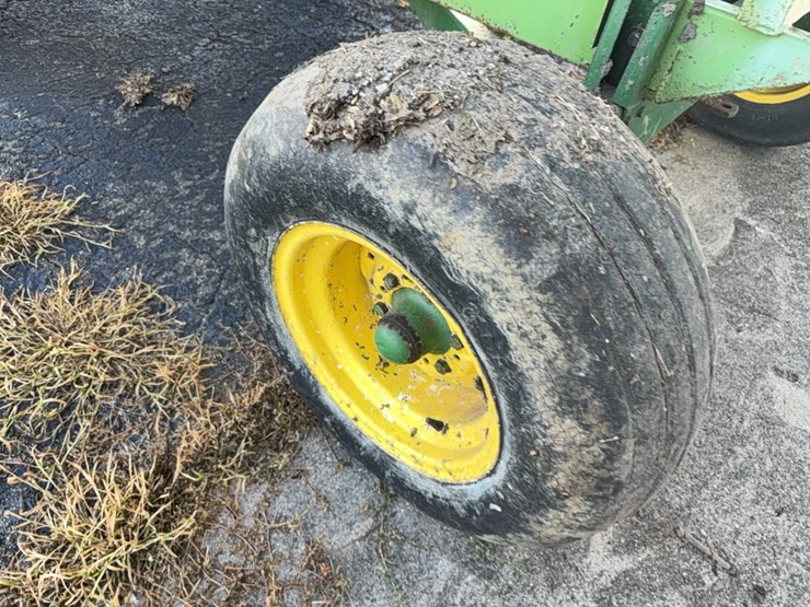 parker-gravity-wagon-w/-john-deere-gear-image-19