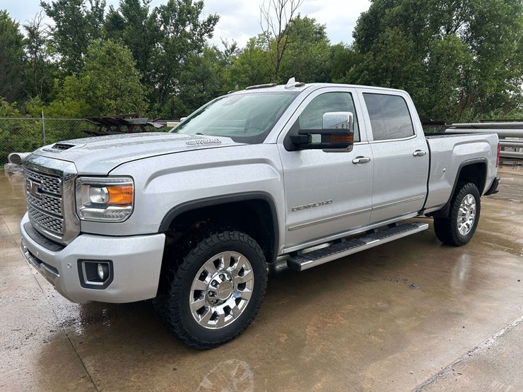 2019-gmc-2500-image-1
