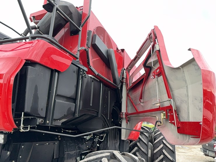 2022-case-ih-8250-image-40