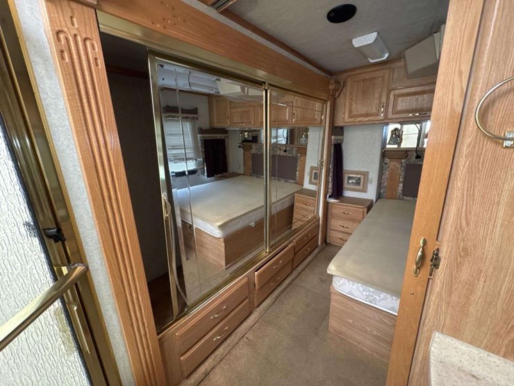 2004-alfa-leisure-see-ya-class-a-motorhome-image-35
