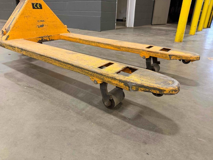 manual-pallet-jack-image-4