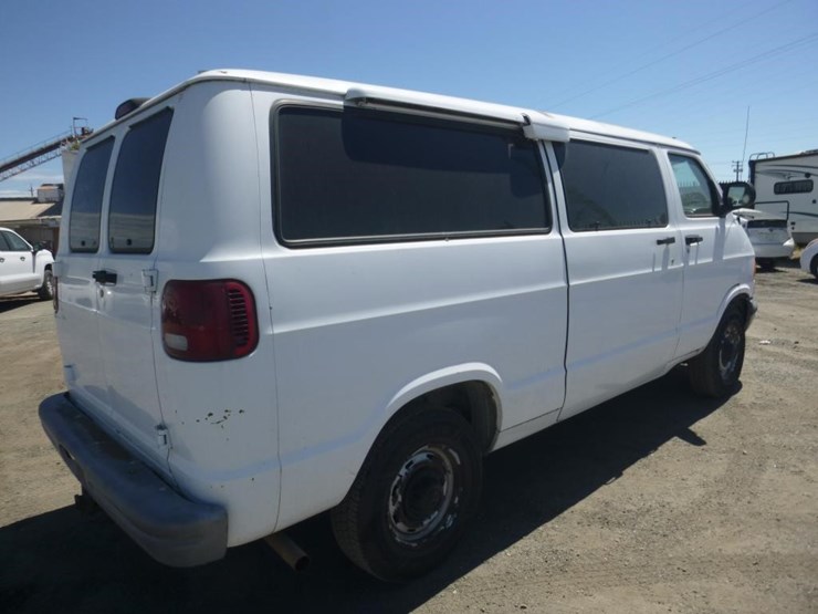2003-dodge-ram-van-image-4