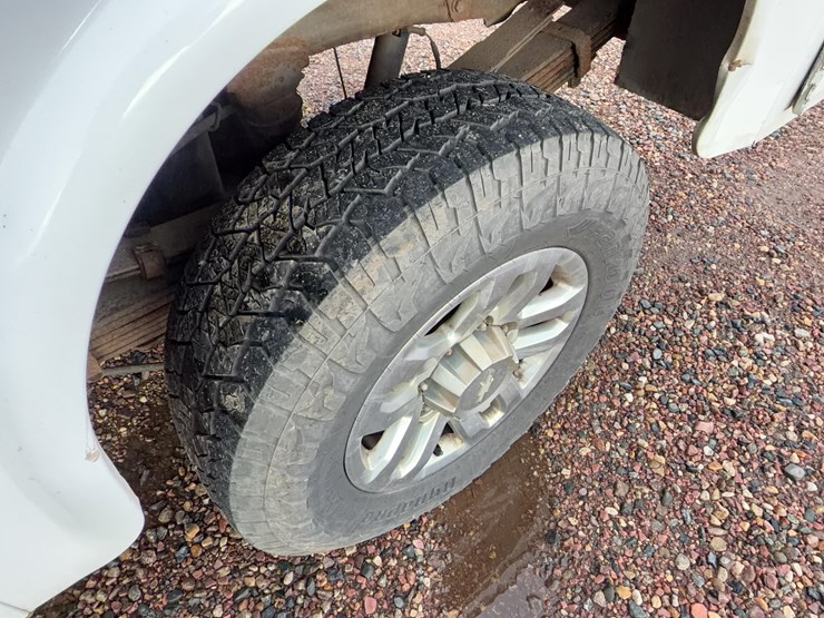 2015-chevrolet-silverado-3500-image-35