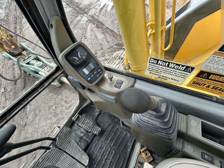 2003-kobelco-sk135sr-lc-image-56