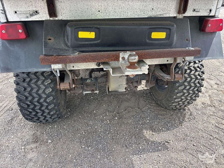 1997-club-car-carryall-vi-gas-utility-cart-image-4