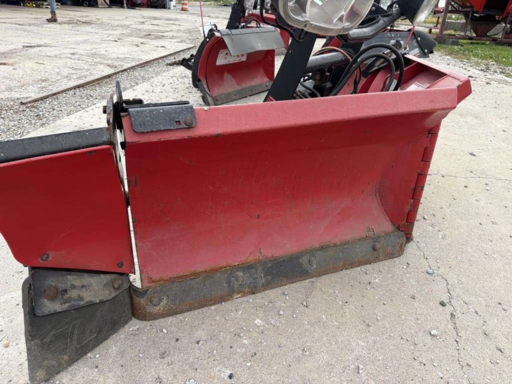 boss-7ft6in-power-v-snow-plow-w/-12in-extensions-image-6
